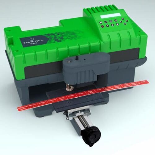 IS200 gravirni stroj za izdelavo napisnih tablic