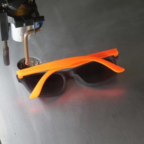 Graviranje na okvirčjke očal z LS900