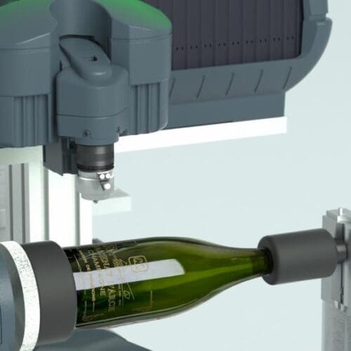 Graviranje steklenice z IS400