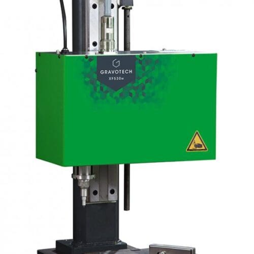 Gravirna naprava XF530M montirana na stolp