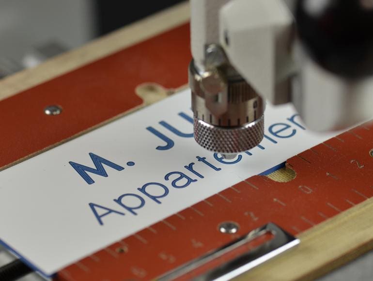 IM3 graviranje identifikacijske ploščice