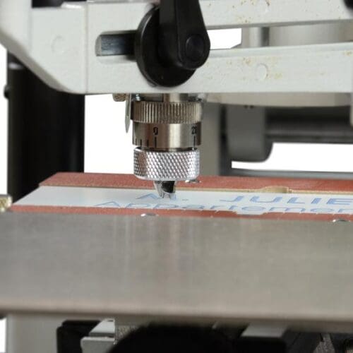 IM3 graviranje od blizu