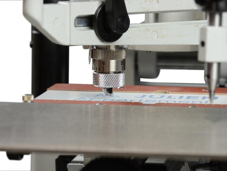 IM3 graviranje od blizu