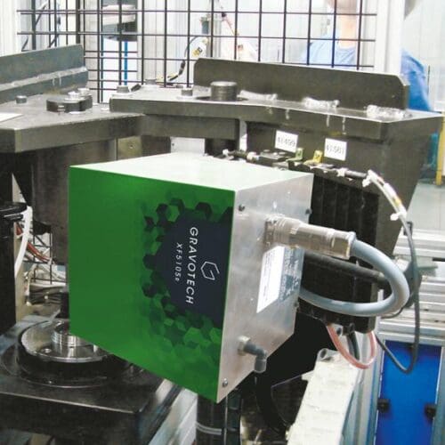 Iglična gravirna naprava XF510R integrirana v proizvodno linijo