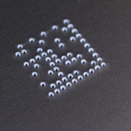 Iglično označevanje datamatrix kod