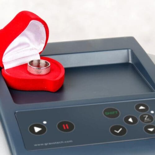 M10 Jewel in pogravirani prstan