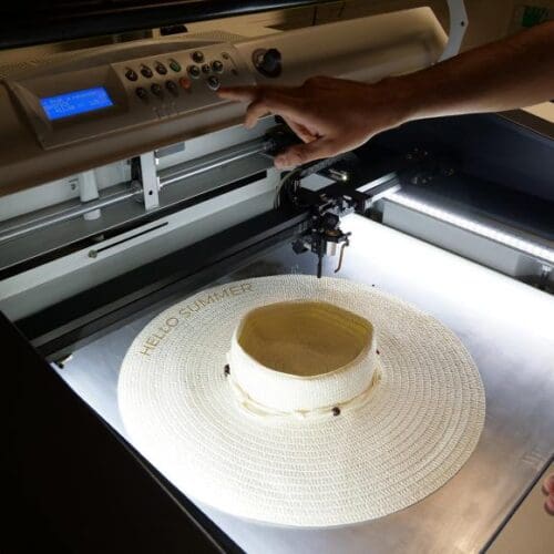 Markiranje klobuka z markirno napravo LS900