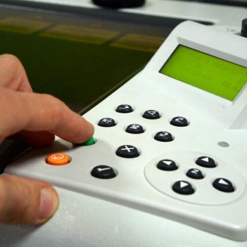 Nadzorne kontrole gravirne naprave LS100