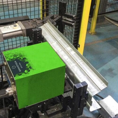 Naprava XF510R se lahko integrira tudi v horizontalni orientaciji