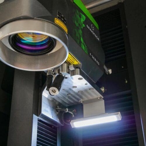 Notranjost gravirnega stroja LW2