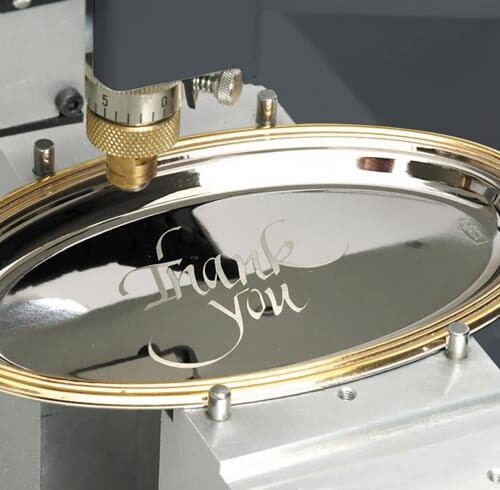 Označevanje kovinskega krožnika z M40