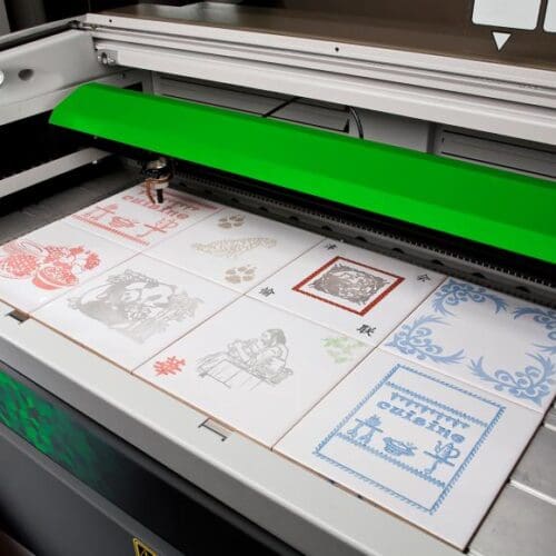 Označevanje ploščic z gravirnim strojem LS100EX