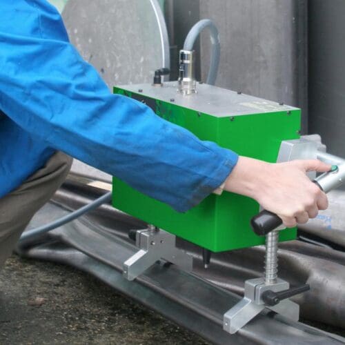 Prenosna verzija naprave XF530M lahko označuje tudi na terenu