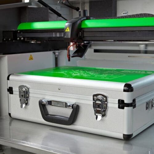 Z gravirni napravi LS900 lahko obdelujemo tudi večje predmete