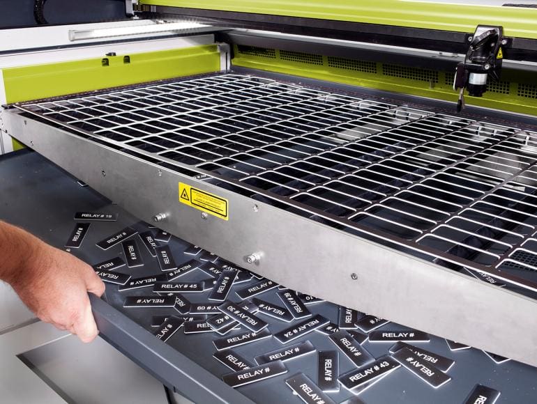 Zbirni pladenj gravirnega stroja LS1000XP