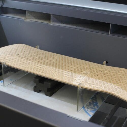 markiranje lesene deske za rolkanje