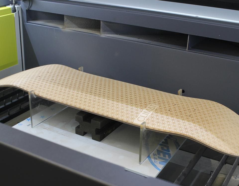 markiranje lesene deske za rolkanje