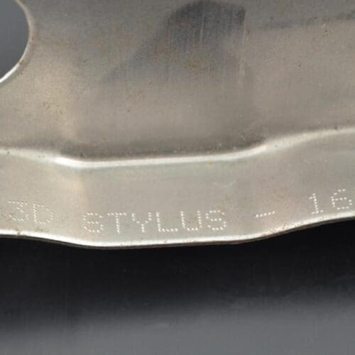 3D stilus sledi površini