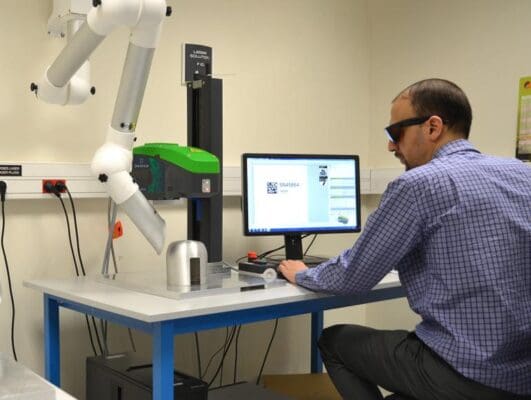 Uporaba lasertrace programske opreme v laboratoriju